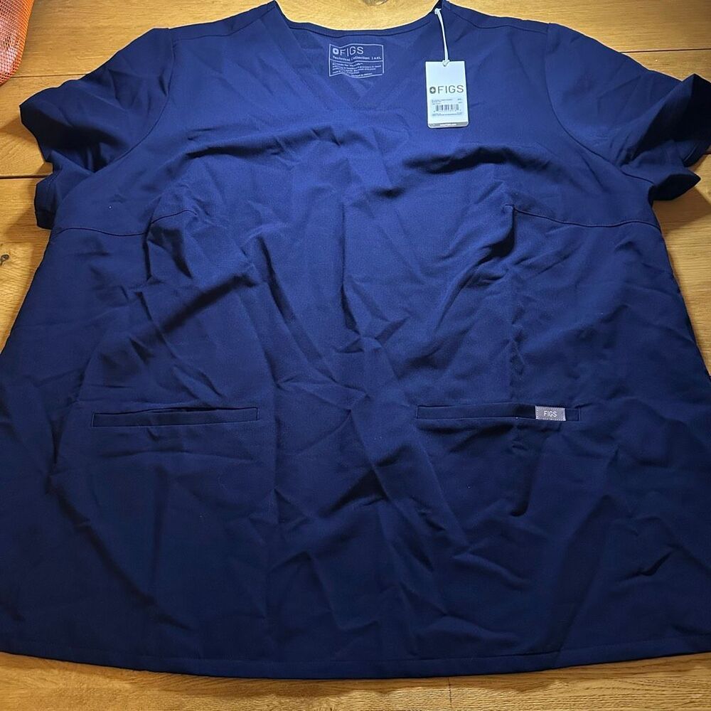 Figs Women's Short Sleeve Scrub Top - Navy